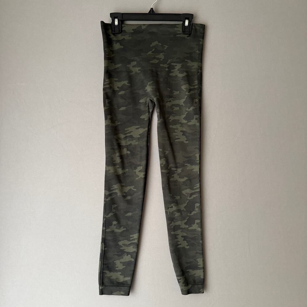 Spanx sz M green fatigue camo Leggings
